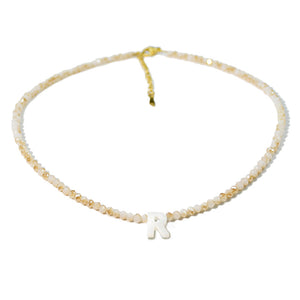 Mousserande initiala Choker Beads