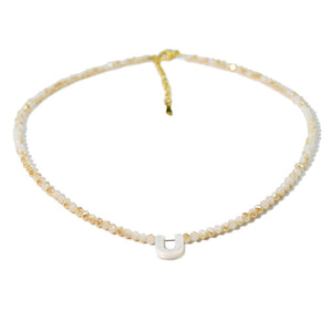 Mousserande initiala Choker Beads