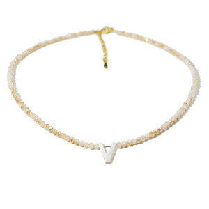 Mousserande initiala Choker Beads