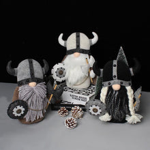 Ladda upp bild till gallerivisning, Vikinga krigare Gnome docka
