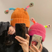 Ladda upp bild till gallerivisning, Självlysande Lilla Monster Ullhatt
