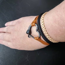 Ladda upp bild till gallerivisning, Handgjort kärlek hästsko nagelarmband
