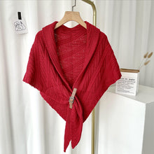 Ladda upp bild till gallerivisning, Knitted Triangle Shawl with Leather Buckle
