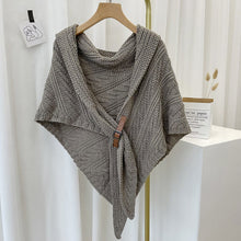 Ladda upp bild till gallerivisning, Knitted Triangle Shawl with Leather Buckle
